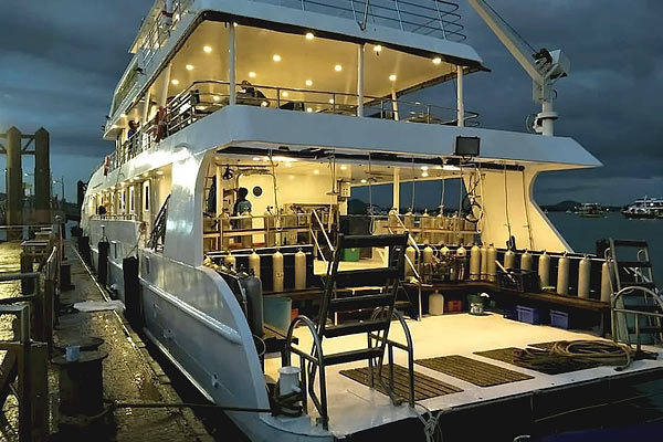Дайвинг-сафари в Таиланде на яхте Deep Andaman Queen Яхта Deep Andaman Queen, дайв-сафари в Таиланде